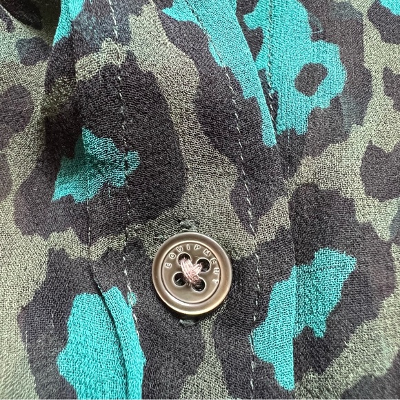 Equipment sheer silk cheetah print teal and green button down blouse - Picture 2 of 12
